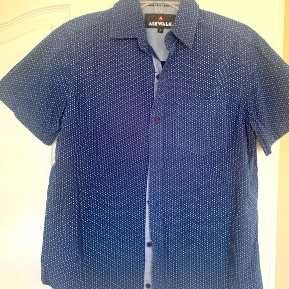 Mens Airwalk short sleeve shirt navy blue printed size small perfect condition - Picture 1 of 3
